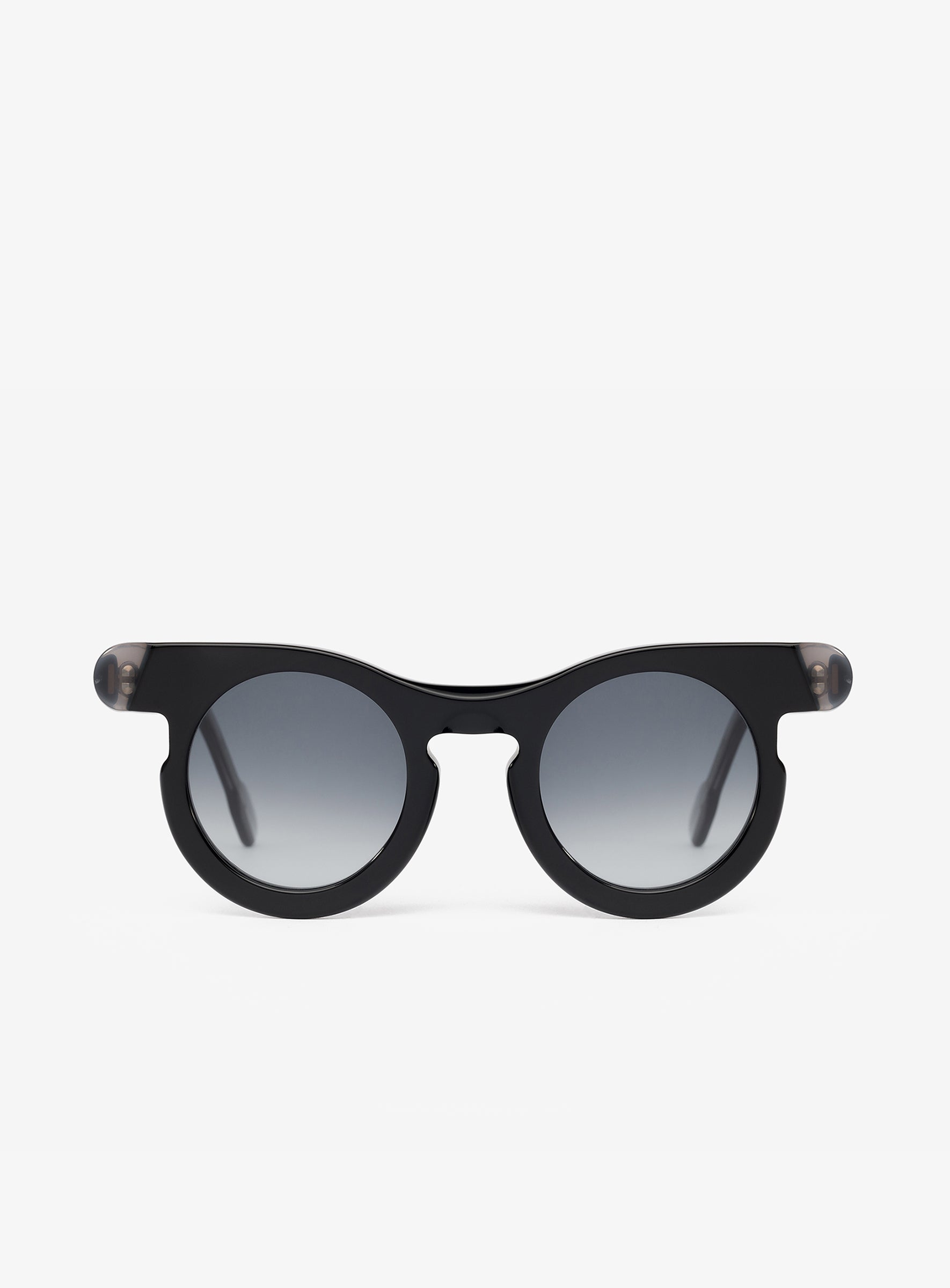 LORI Sunglasses in Black Color PORTRAIT®