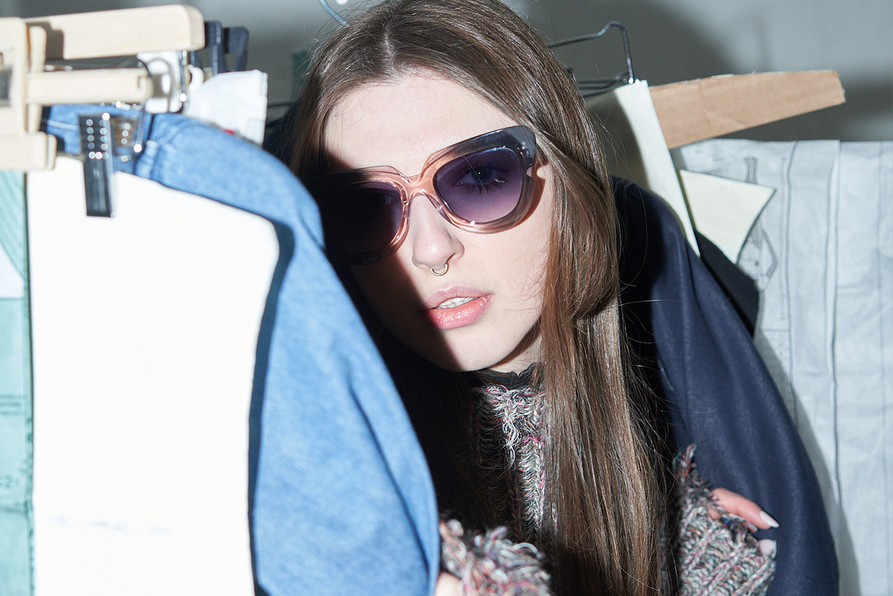 THE MUSE Grey Pink Gradient