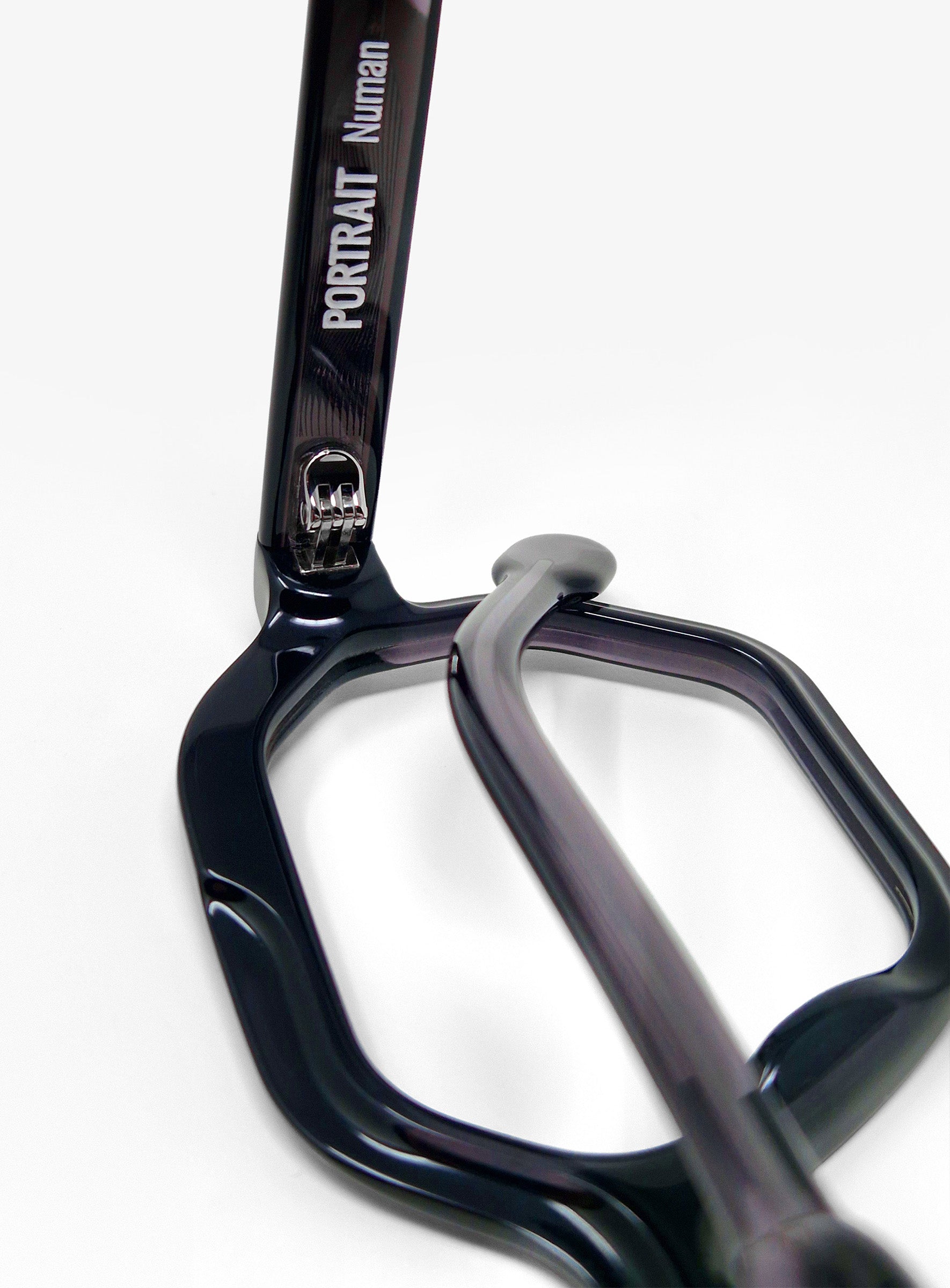 NUMAN Black