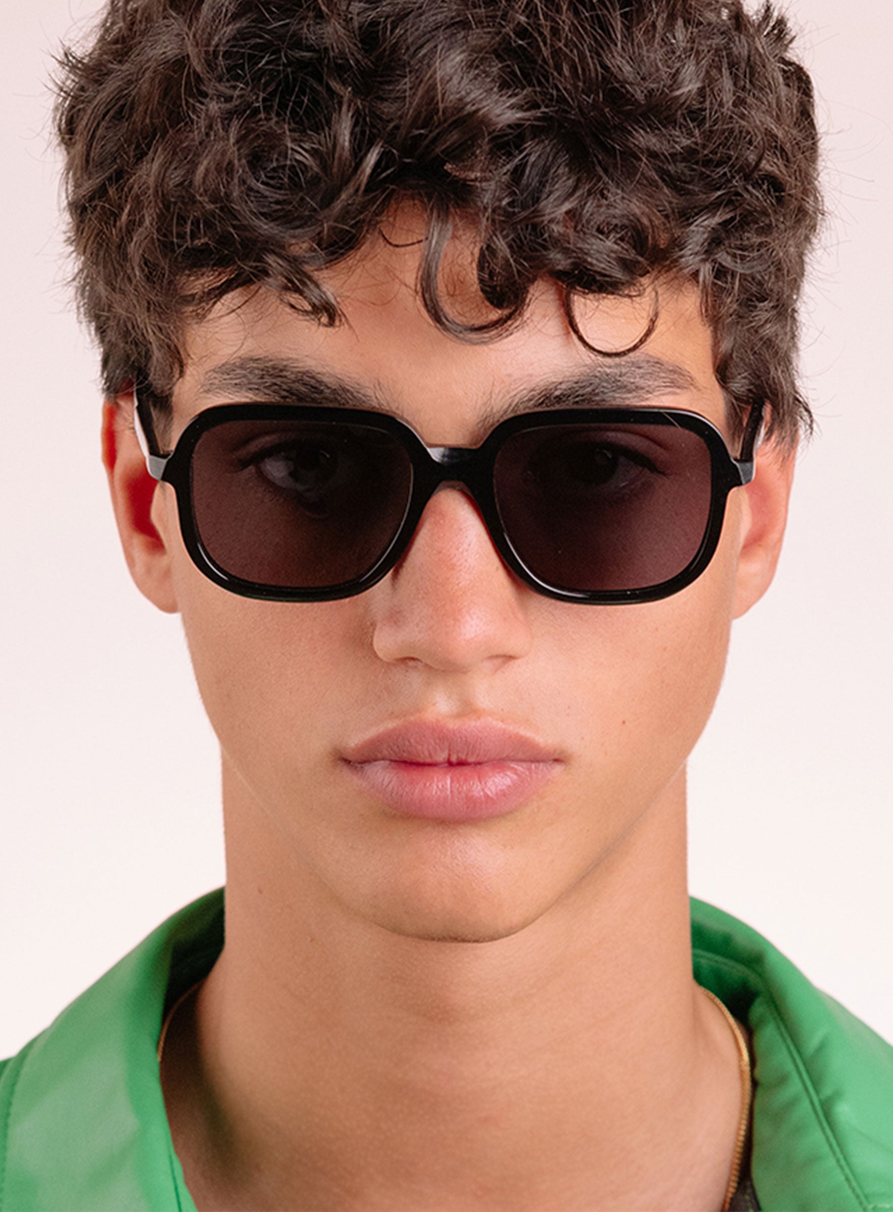 THE STYLIST Black